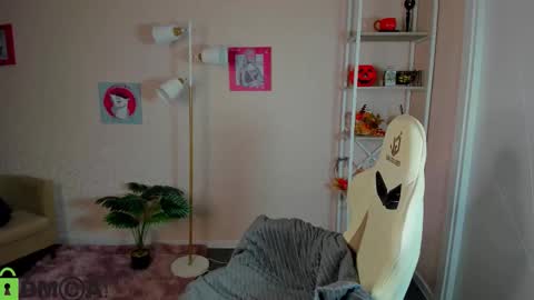 Rockett online show from December 4, 1:16 am