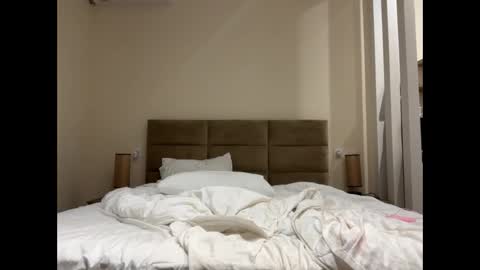 rockybee1 online show from September 18, 11:09 pm