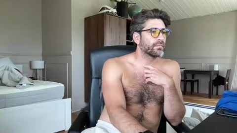Roger Sterling online show from July 23, 10:57 am