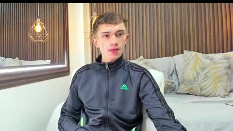 twink juli online show from February 23, 3:29 pm