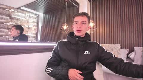 twink juli online show from January 26, 3:59 am