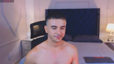 Snapshot of roman_chase chatting on October 15, 8:53 pm online show from October 15, 8:53 pm