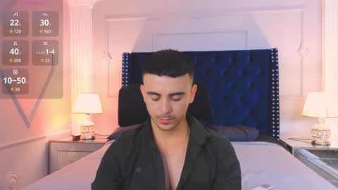 Snapshot of roman_chase chatting on October 20, 11:59 am online show from October 20, 11:59 am