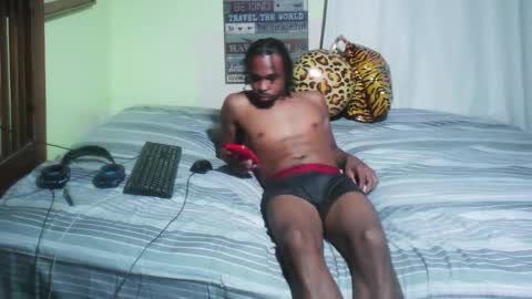 Snapshot of romeotyn chatting on October 20, 12:59 am romeotyn online show from October 20, 12:59 am