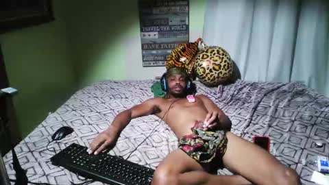 Snapshot of romeotyn chatting on October 5, 2:53 am romeotyn online show from October 5, 2:53 am