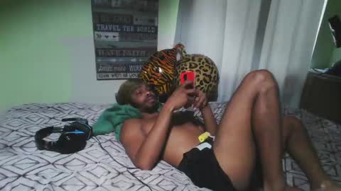Snapshot of romeotyn chatting on September 14, 10:33 pm romeotyn online show from September 14, 10:33 pm