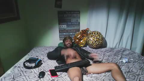 Snapshot of romeotyn chatting on October 1, 1:59 am romeotyn online show from October 1, 1:59 am