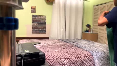 Snapshot of romeotyn chatting on February 25, 9:42 am romeotyn online show from February 25, 9:42 am