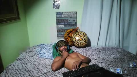 Snapshot of romeotyn chatting on September 20, 8:28 am romeotyn online show from September 20, 8:28 am