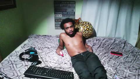 Snapshot of romeotyn chatting on October 8, 6:08 am romeotyn online show from October 8, 6:08 am