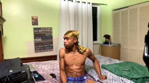 Snapshot of romeotyn chatting on February 24, 2:08 am romeotyn online show from February 24, 2:08 am