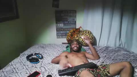 Snapshot of romeotyn chatting on October 2, 2:21 am romeotyn online show from October 2, 2:21 am