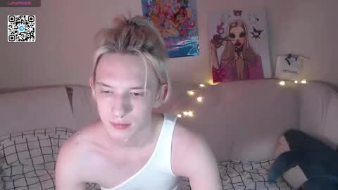 Snapshot of ron_vilss chatting on September 27, 8:34 am Ron online show from September 27, 8:34 am
