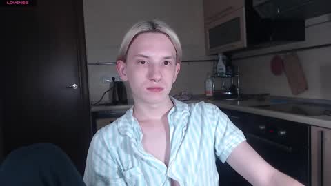 Snapshot of ron_vilss chatting on September 22, 12:42 pm Ron online show from September 22, 12:42 pm