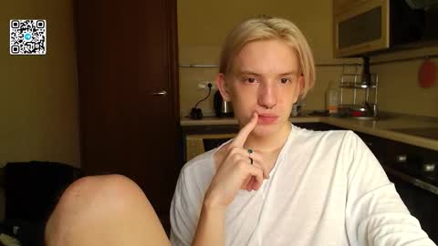 Snapshot of ron_vilss chatting on October 17, 6:39 am Ron online show from October 17, 6:39 am