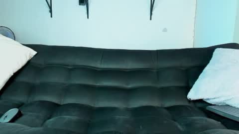 Snapshot of ronnie_fallout chatting on February 17, 10:27 pm Ronnie online show from February 17, 10:27 pm