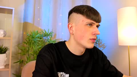 Rony online show from April 4, 9:11 pm