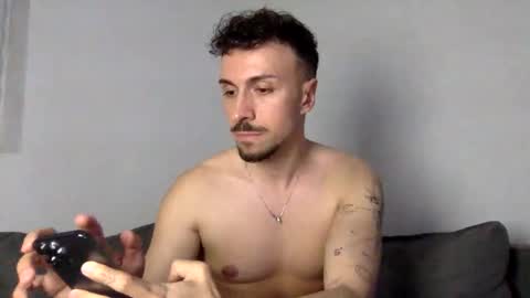 rooster_milk online show from April 22, 8:27 pm