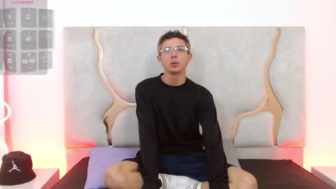  rooy  online show from November 2, 3:39 am