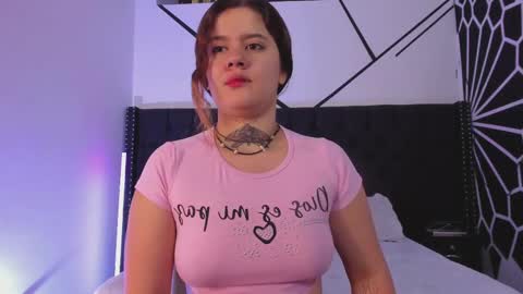 Snapshot of rosalinegrey chatting on October 9, 6:08 am Rosaline Grey online show from October 9, 6:08 am