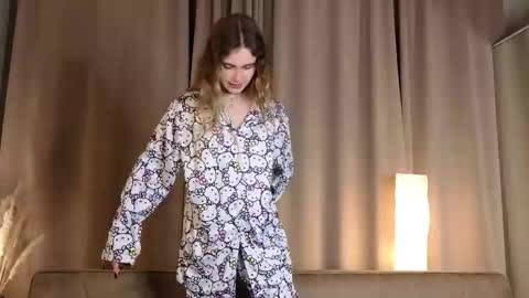 Kylie online show from November 27, 3:41 pm