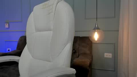 rose__monroe online show from December 19, 7:42 pm