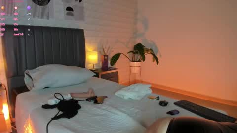 Snapshot of rose_barbara chatting on September 27, 12:03 pm Barbara rose online show from September 27, 12:03 pm