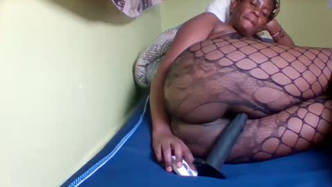 Snapshot of rose_coco chatting on October 18, 12:15 am rose_coco online show from October 18, 12:15 am