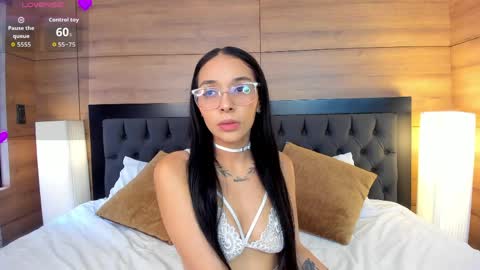 roseaurora online show from March 31, 1:55 pm