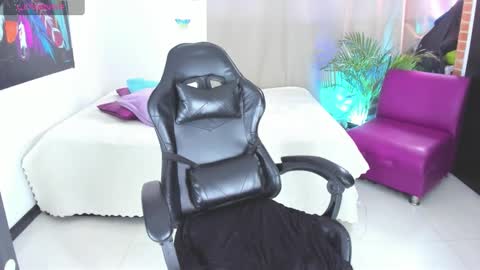 rose online show from November 23, 9:02 pm