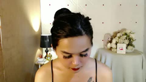 Snapshot of rosella_xx chatting on September 12, 7:38 pm TONETH online show from September 12, 7:38 pm