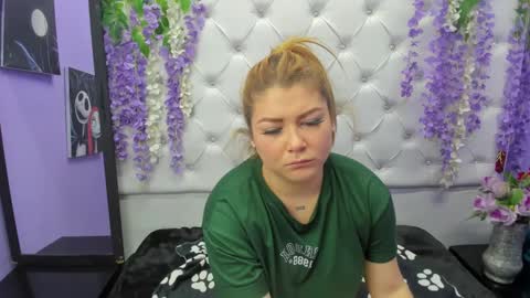Snapshot of roselyn_arnold chatting on September 29, 1:10 pm Julieta online show from September 29, 1:10 pm