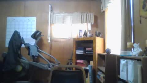 Snapshot of rosepanda chatting on February 19, 9:58 pm Lost4gain online show from February 19, 9:58 pm