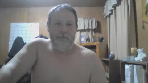 Snapshot of rosepanda chatting on February 6, 7:35 am Lost4gain online show from February 6, 7:35 am