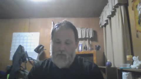 Snapshot of rosepanda chatting on January 11, 2:20 am Lost4gain online show from January 11, 2:20 am