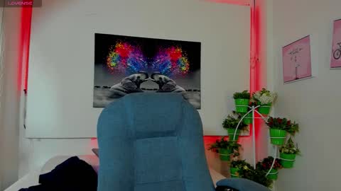 rosi_cooper online show from October 18, 11:25 am