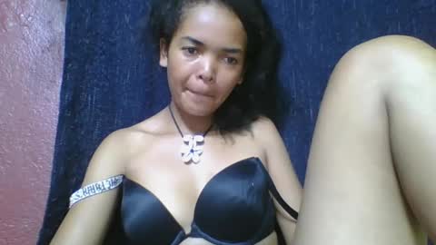 Snapshot of rosia685234 chatting on March 3, 5:20 pm rosia685234 online show from March 3, 5:20 pm