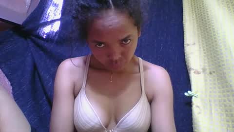 Snapshot of rosia685234 chatting on September 19, 6:06 am rosia685234 online show from September 19, 6:06 am