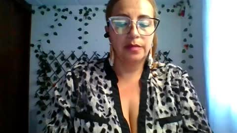 Rossana  online show from November 12, 9:39 pm