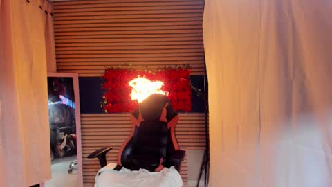Snapshot of rosse_25 chatting on October 17, 5:50 pm Would you like to help me with supplementation and sports suits so I can compete in powerlifting online show from October 17, 5:50 pm
