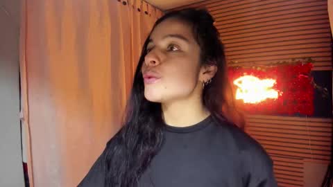 Snapshot of rosse_25 chatting on October 14, 5:16 pm Would you like to help me with supplementation and sports suits so I can compete in powerlifting online show from October 14, 5:16 pm