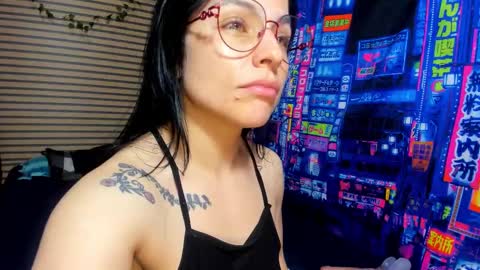Snapshot of rosse_25 chatting on March 8, 5:33 pm Would you like to help me with supplementation and sports suits so I can compete in powerlifting online show from March 8, 5:33 pm
