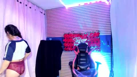 Snapshot of rosse_25 chatting on September 21, 9:13 am Would you like to help me with supplementation and sports suits so I can compete in powerlifting online show from September 21, 9:13 am