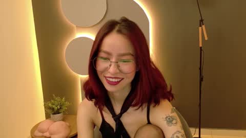 Snapshot of rosse_98_ chatting on October 15, 1:23 pm Miss Rosse online show from October 15, 1:23 pm