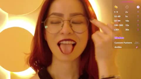 Snapshot of rosse_98_ chatting on October 6, 1:40 pm Miss Rosse online show from October 6, 1:40 pm