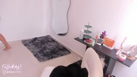 Im Ross   online show from February 18, 2:16 pm