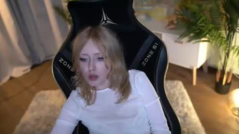 Snapshot of rosy_petal chatting on September 16, 2:13 am rosy_petal online show from September 16, 2:13 am