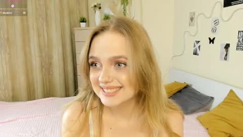 Im Luna online show from April 30, 9:30 pm