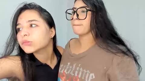 rous_and_sweet09 online show from April 2, 3:36 am