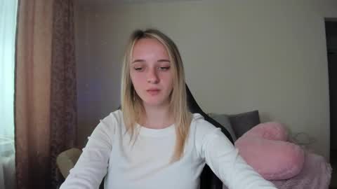 Snapshot of rousereed chatting on September 22, 6:39 am Rouse online show from September 22, 6:39 am